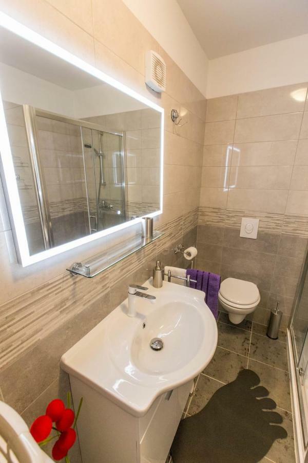 Apartment Amelia Pula Bagian luar foto